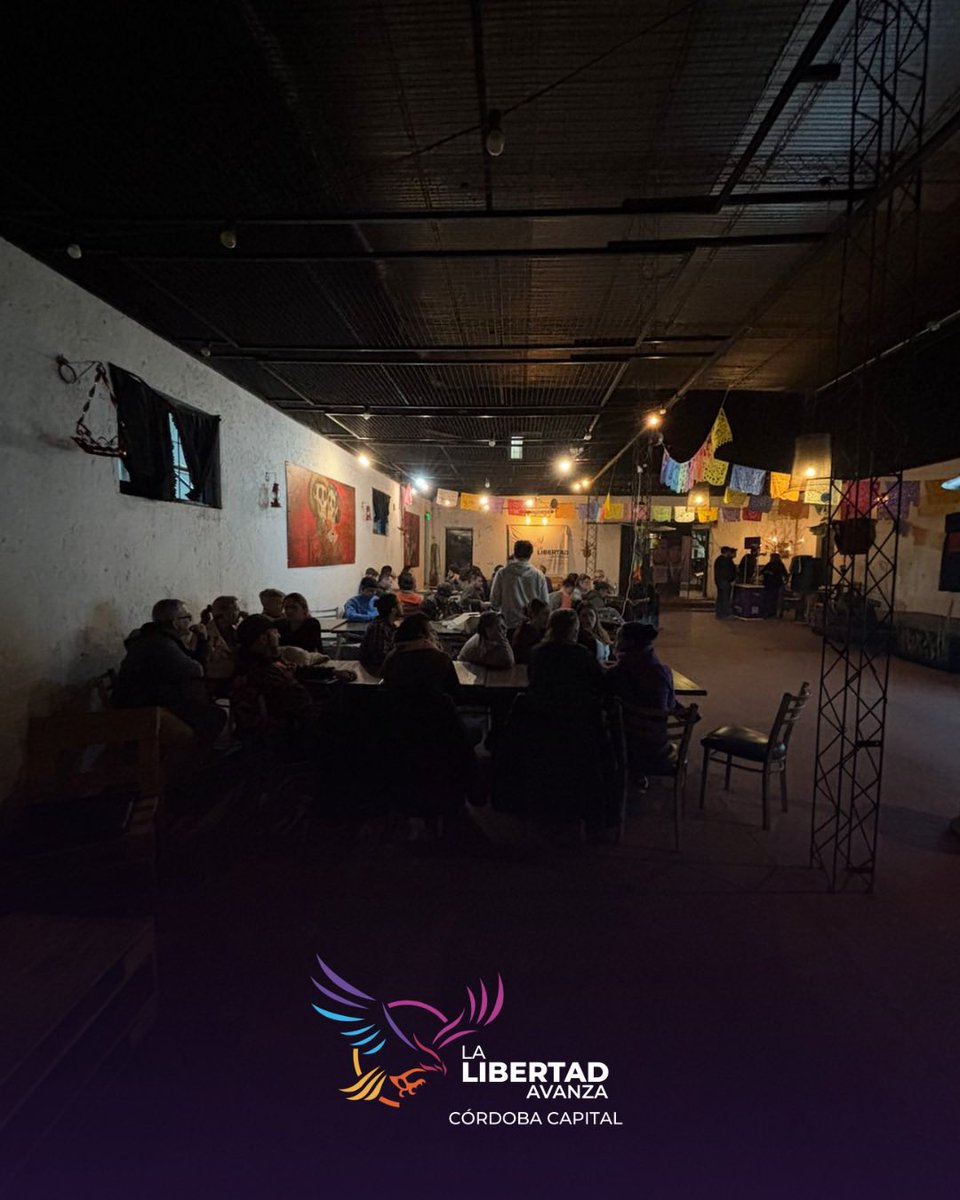 LLA_CbaCapital's tweet image. 💪🏻 La Libertad Avanza sigue formando fiscales en todo el territorio.
📍Esta vez fue en la Seccional 12, donde seguimos sumando vecinos comprometidos para defender cada voto, con convicción, claridad y organización.
💜 Cuidar cada voto, es cuidar la libertad.
¡Gracias a todos!