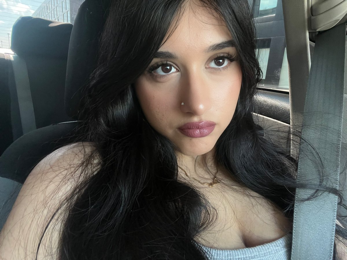 _____zoey's tweet image. 