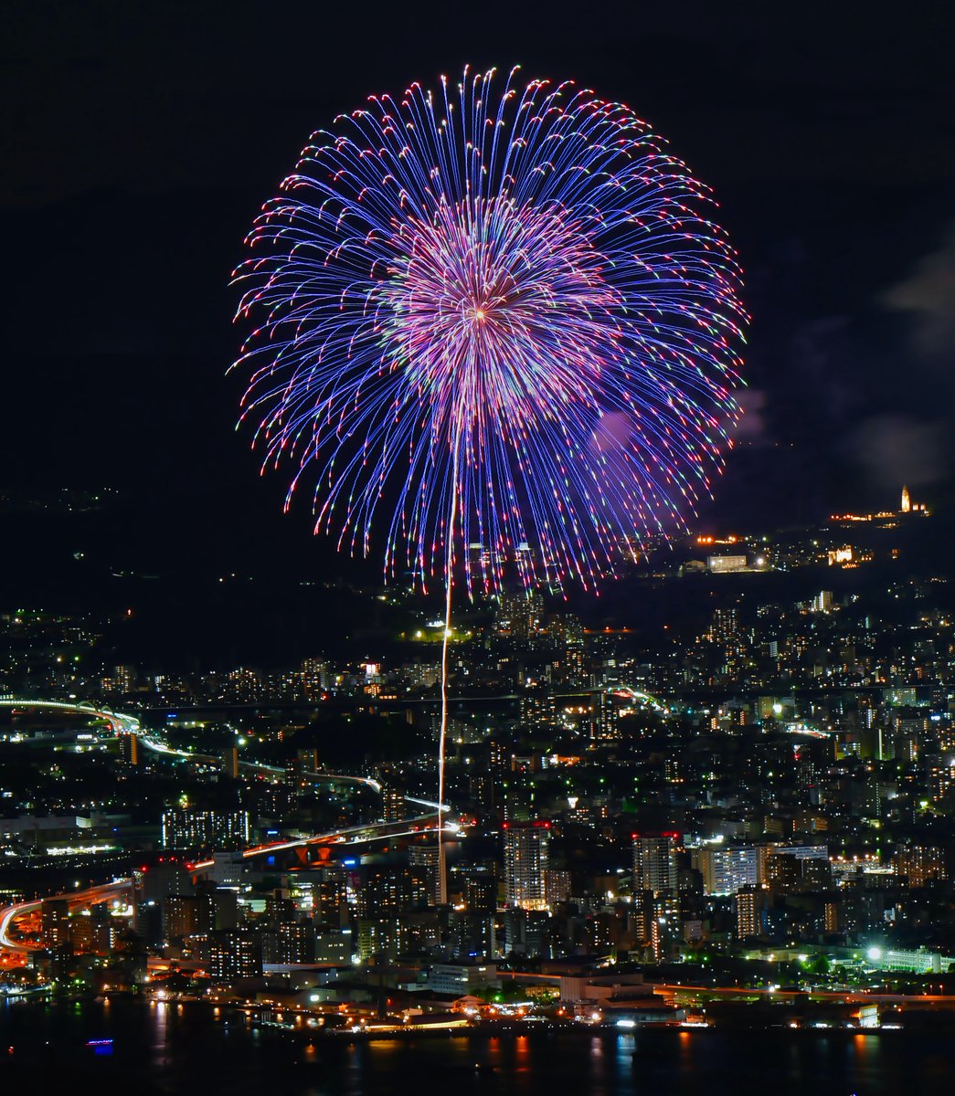 sony_ilce_1's tweet photo. 2025広島みなと夢花火大会
長押し高画質でどうぞ
#α1 #SEL70200GM2
#SonyAlpha #これソニーで撮りました
#花火大会 #夏 #夏の思い出 #firework #fireworkshow #summer
#キリトリセカイ https://t.co/bwbX1ScS3c
