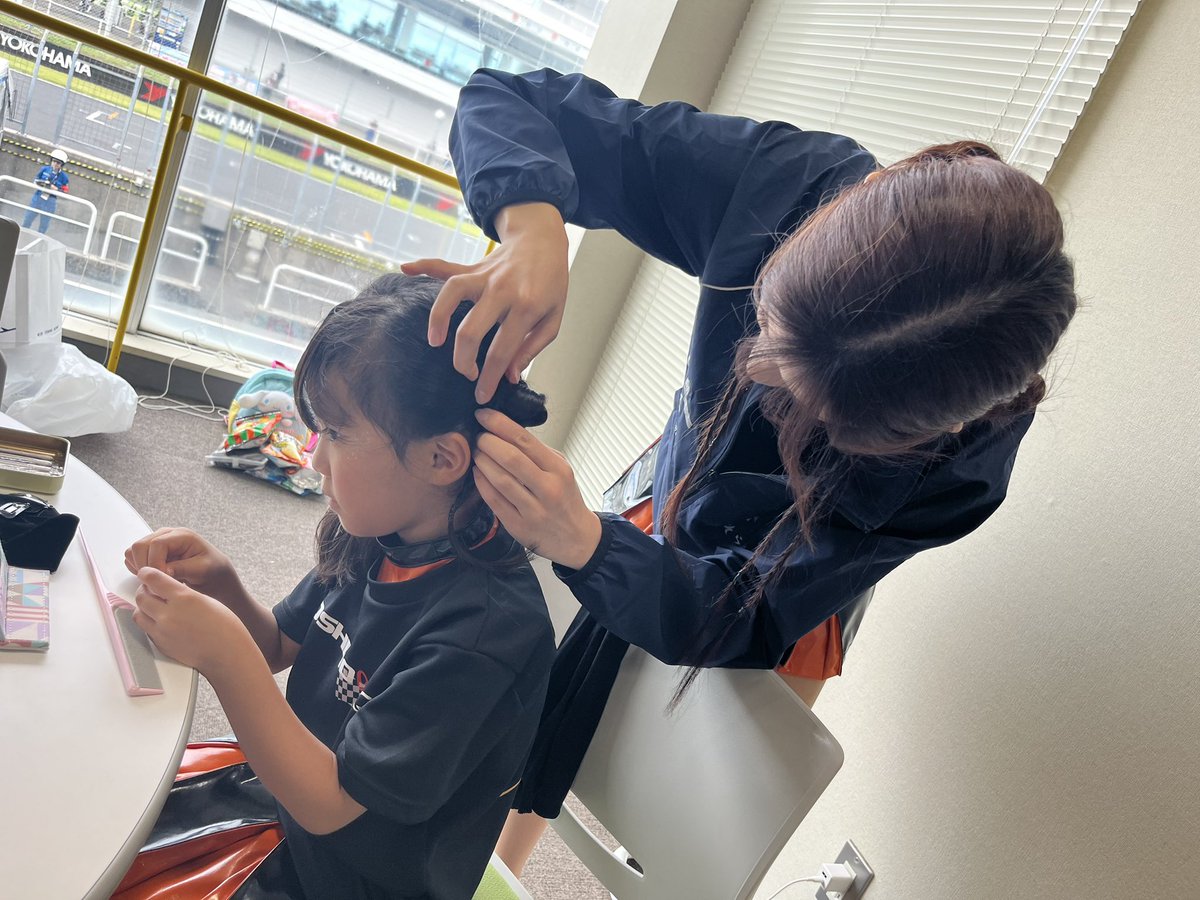 YURIy_point's tweet image. スタート進行は10時5分から!!
決勝は11時スタートです☺️
恒志堂 GRID STARSの2人も準備中〜🥰
@KoshidoRacing
@snk_mami