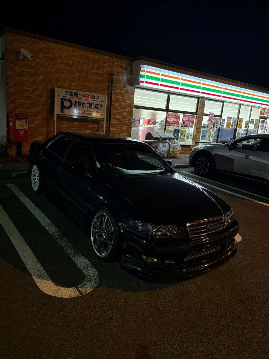 神奈川仕様にしたいサンルーフつけて車高下げてメッキ深リム履くのが夢