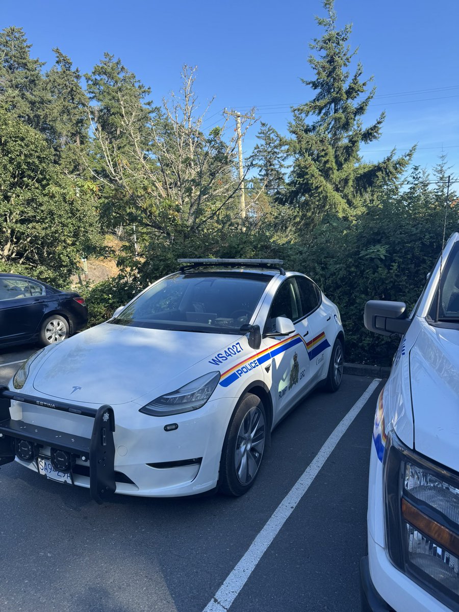 RCMP Tesla sighting on Vancouver Island today. 🇨🇦