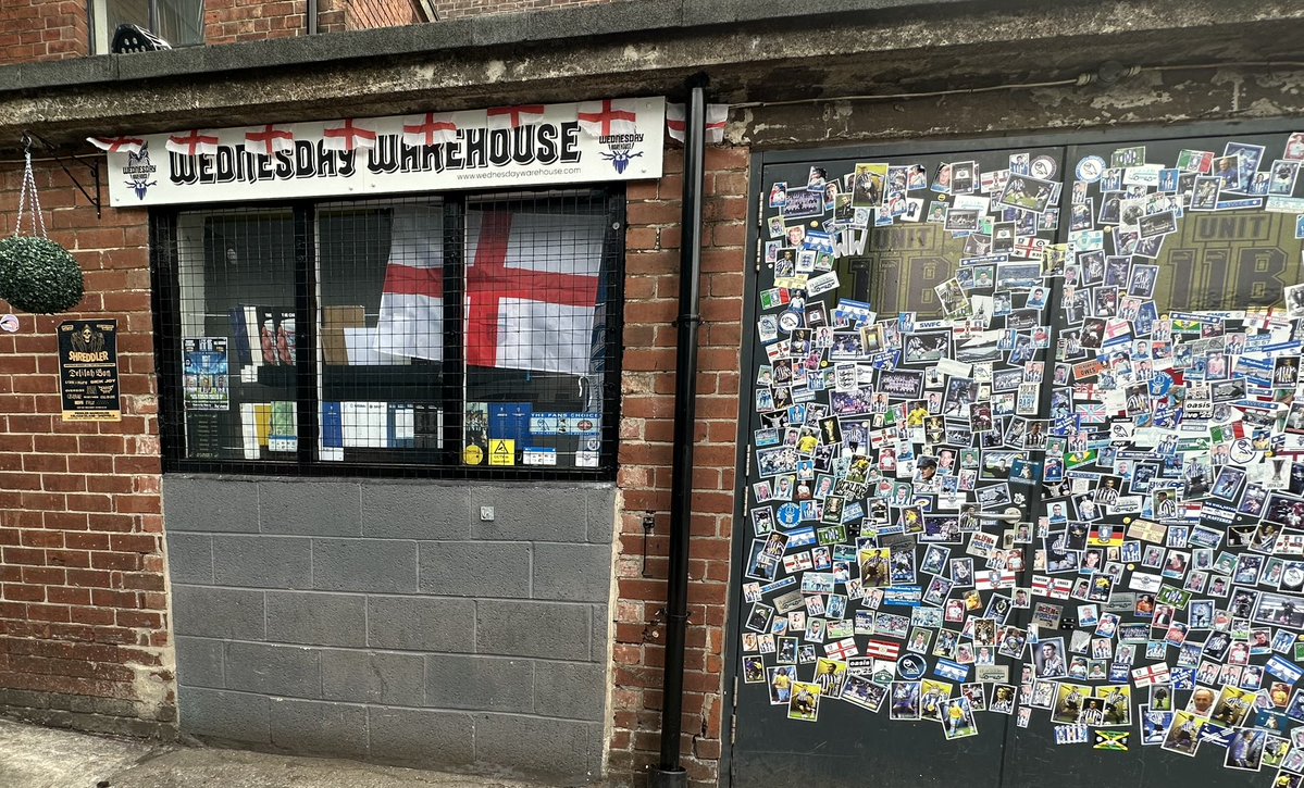 wedwarehouse1's tweet image. The, England Bunting is up @wedwarehouse1 we are backing the lionesses tonight, come on 🏴 bring it home again!! #swfc #SheffieldWednesday #sheffwed #memorabilia #kelhamisland #museum #wawaw🦉🏴
wednesdaywarehouse.com