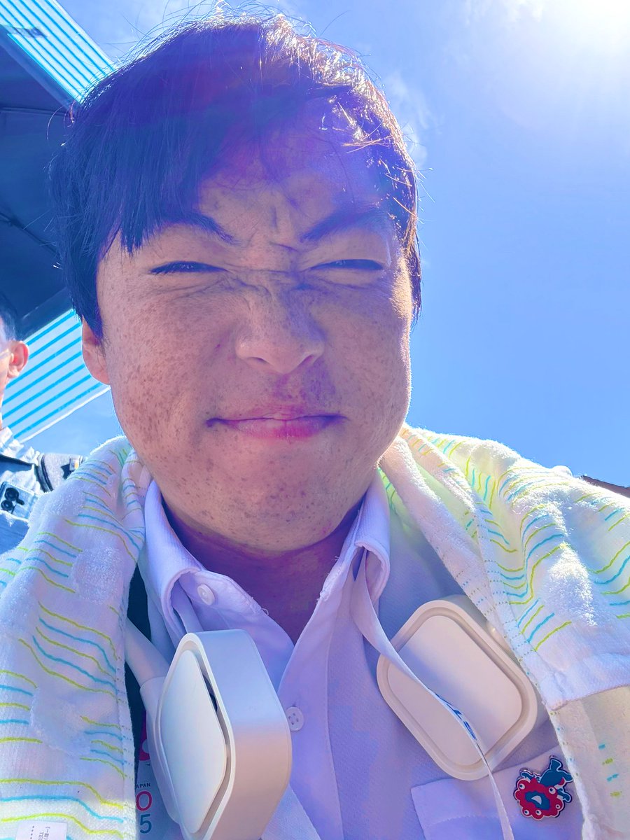 kubotaryoishin2's tweet image. 「52日ぶりの万博へ❗️〜ゲート編〜」
久しぶりすぎて
「帽子」、「モバイルバッテリー」、「冷感リング」、「サングラス」を忘れました!😂
でも、モバイル扇風機がモバイルバッテリーの代わりになるのと、昨晩の夏祭り巡回の時に使ったサングラス🕶️がバッグの中に入ってたので無問題❗️…