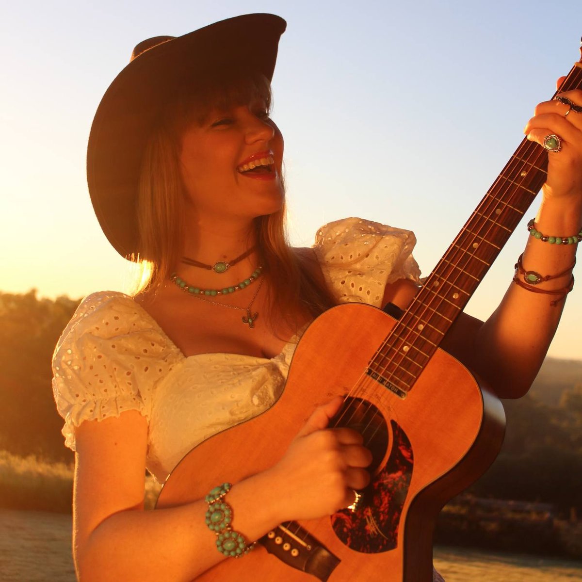 MissChatJOY's tweet image. #np 'Dopamine (Acoustic)' by Sydney singer-songwriter Cassidy-Rae on Australia's LGBTQIA+ radio station, @JOY949 such a fun song!