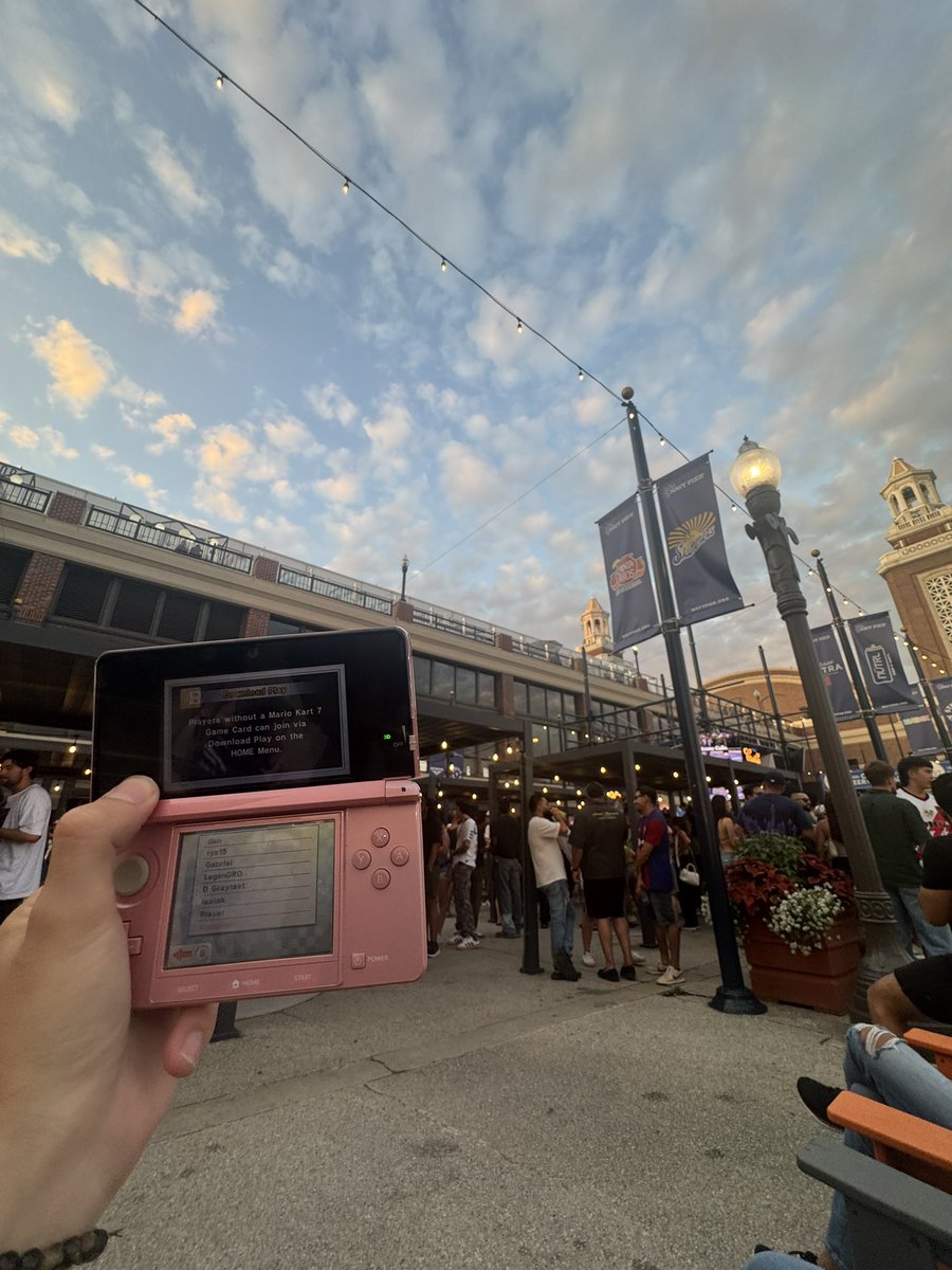 brett3ds's tweet image. chat? we’re so back (all 8 DS’s work with Mario kart