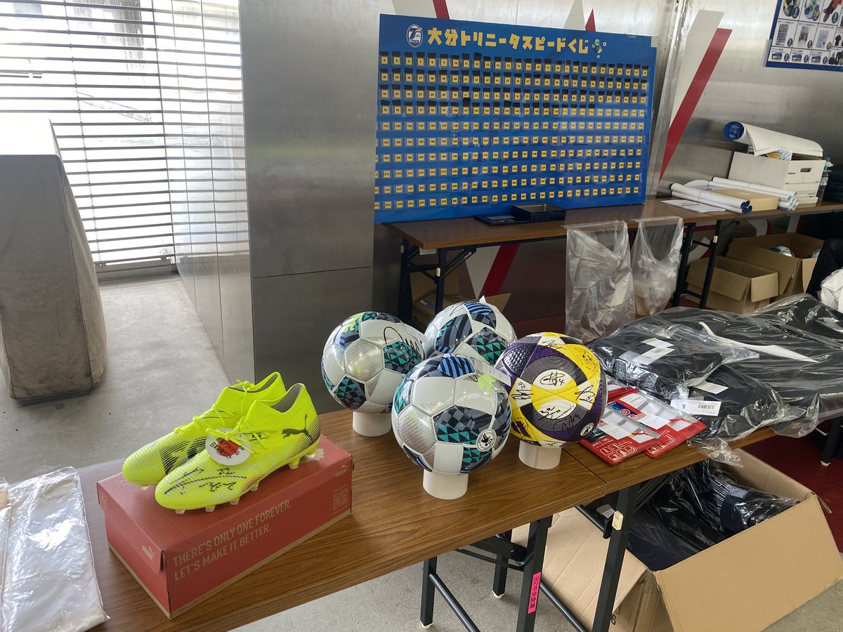 西口コンコースで大ビンゴ大会開催中‼️ ＼ 豪華賞品が当たるかも