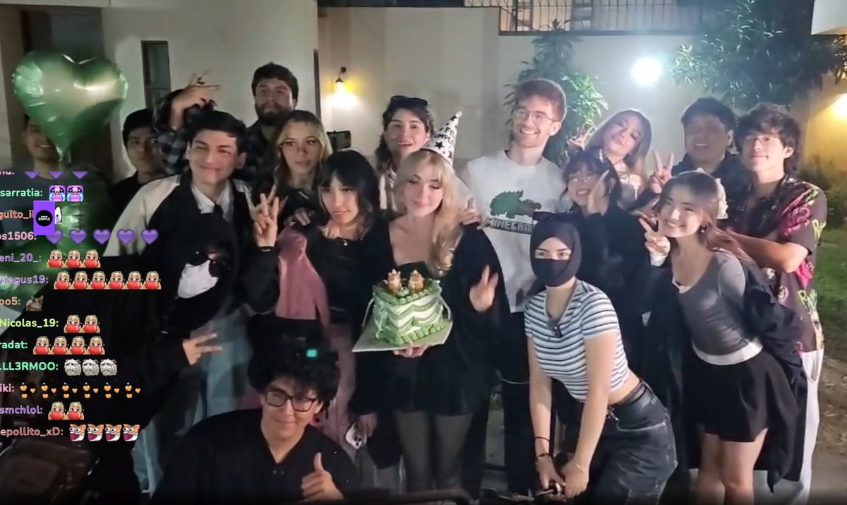 xkevin05x's tweet image. 📸Fotito de cumpleaños 🎂🧁🥳🪅🙌
#SylveeBirthday