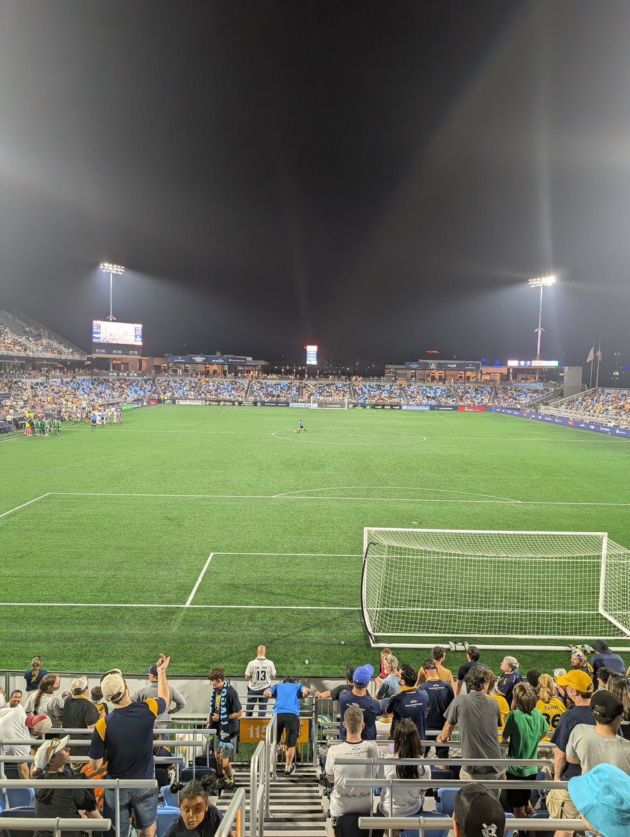 RIFCPodcast's tweet image. With the match ending in a 2-2 draw, @RhodeIslandFC automatically advances as the winner of Group 4. Now it comes down to if #RIFC can grab the second point on pride alone.
