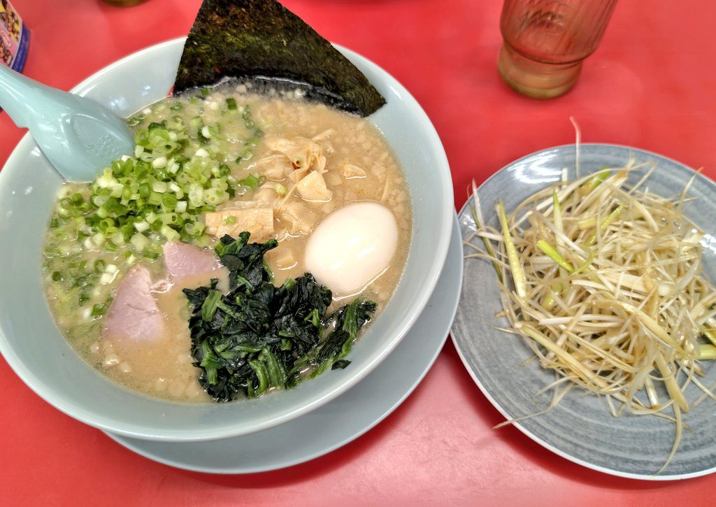 Morisaki_ESWL's tweet image. ラーメン山岡家 千葉鎌ヶ谷店
プレ塩 柔め、濃いめの濃いめ、多め
クーポンほうれん草、青ねぎ、味付き白髪ねぎ
麺量普通かつ店員さんが気の利く人で、過去イチ濃かった
心臓血管に詰まり、腎臓が悲鳴を上げそうな塩分w
前回は味覚なくなってたから、めちゃめちゃ旨い✨
御馳走様でした☺️
#山岡家