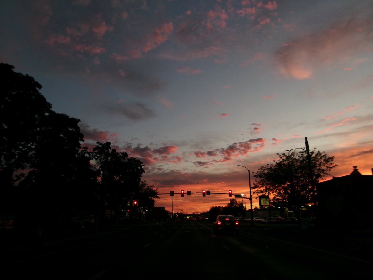 SvddenRezzbian's tweet image. new camera takes great sunset pics :)