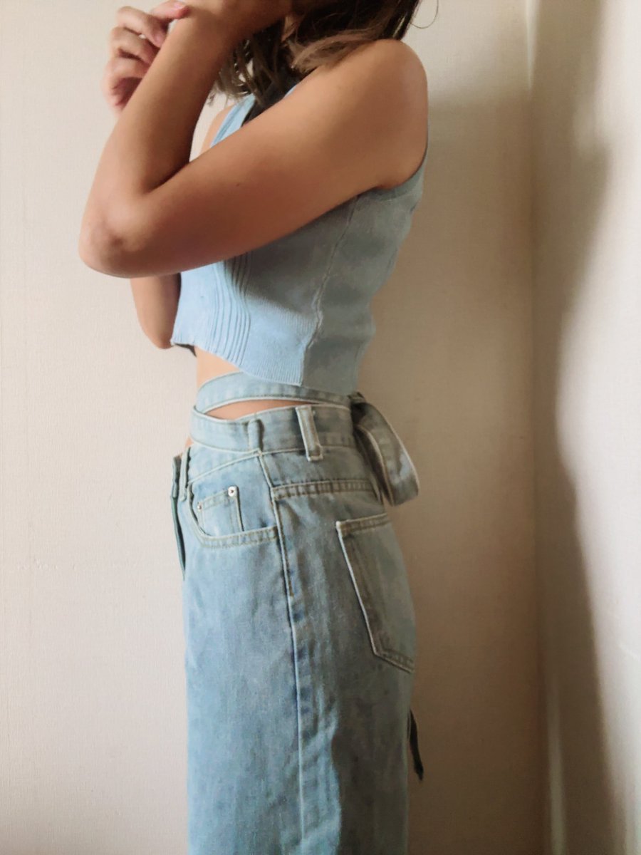 デニム
リボン
腹筋
暑いです