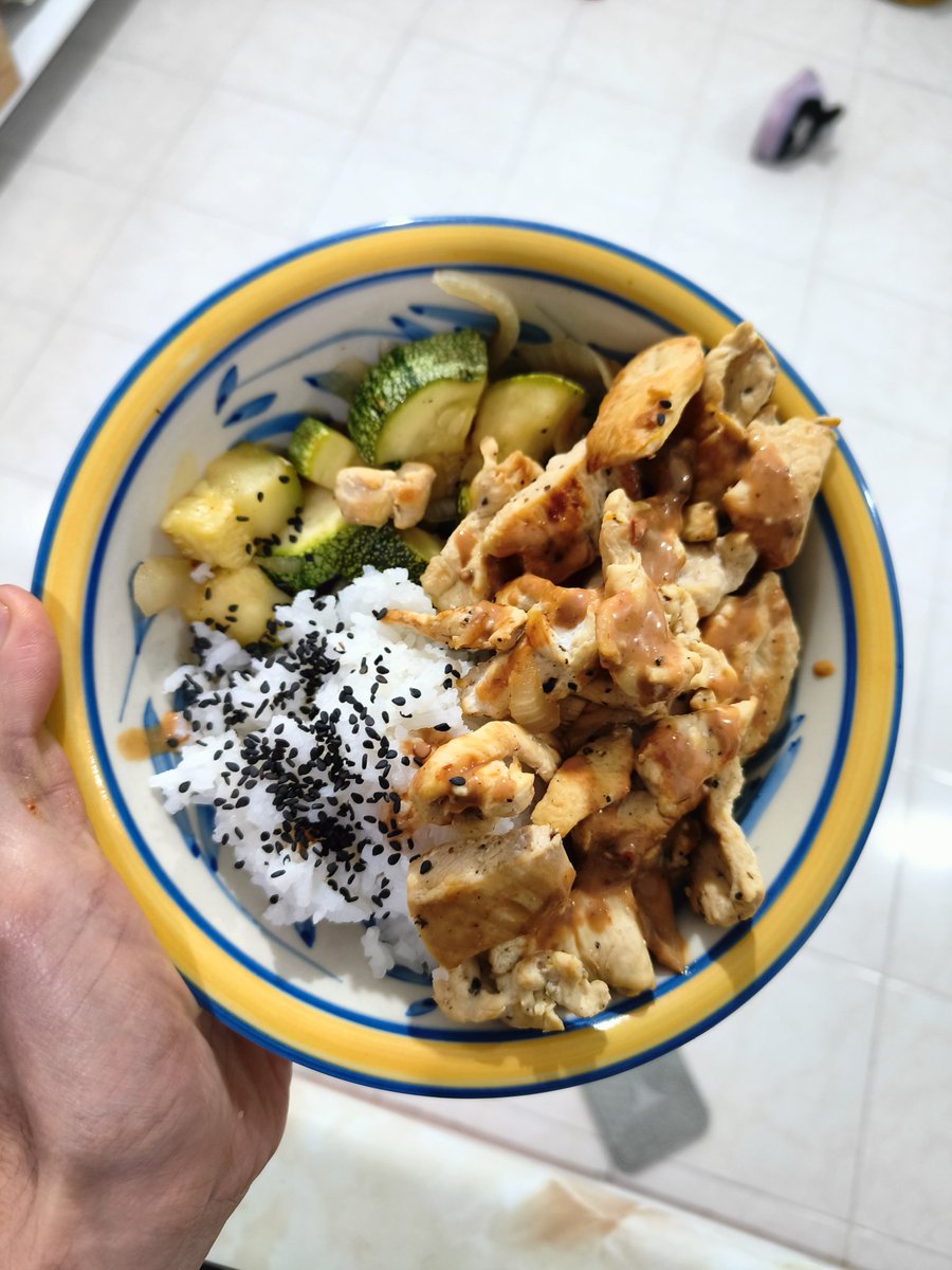 HugoValensi's tweet image. Diría Sanji. "Las manos no son para pelear, son para cocinar".