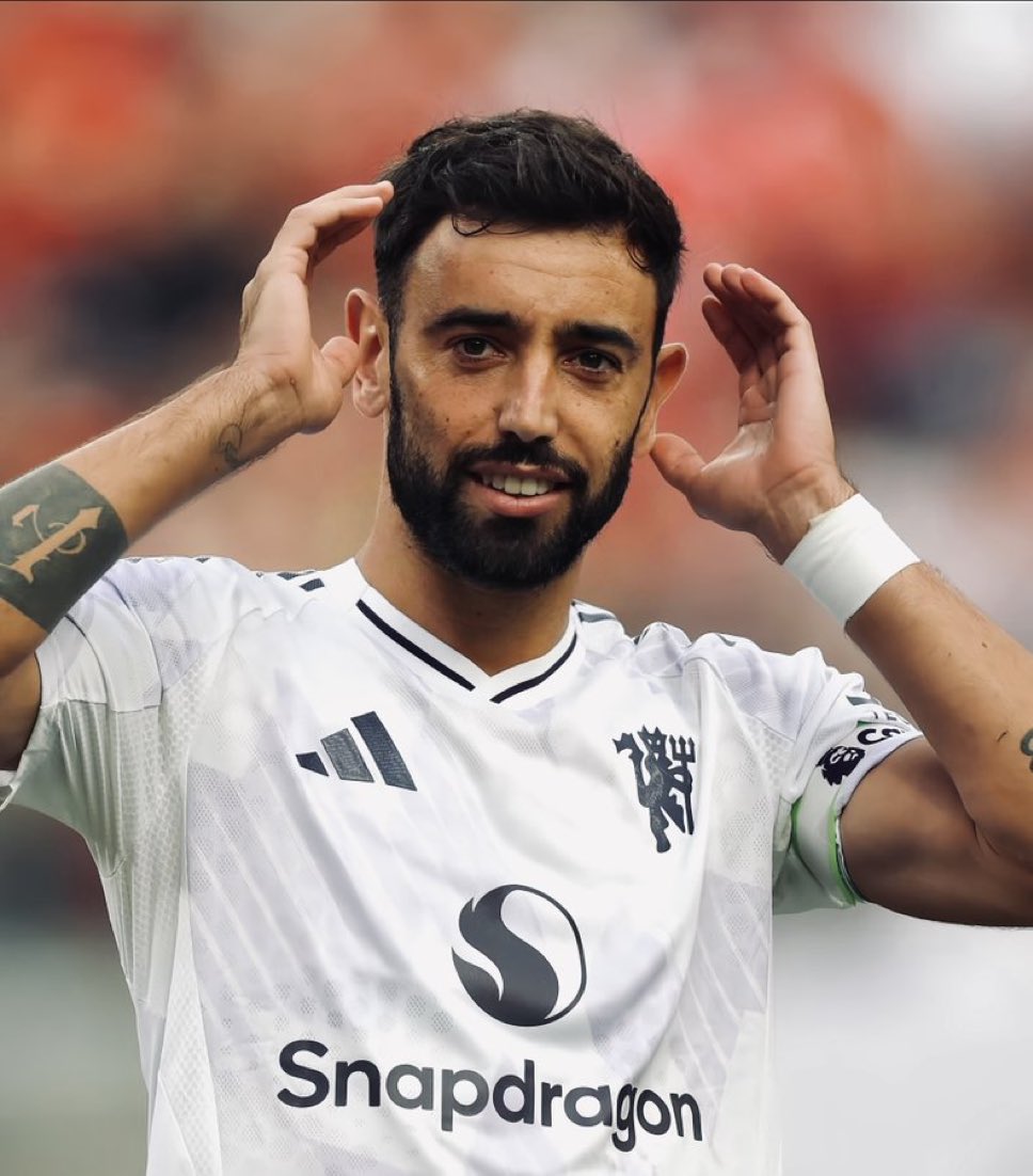 Bryanhavertz29's tweet photo. No Bruno Fernandes fan will scroll past without liking this post ❤️ https://t.co/WtSRRr8NlV