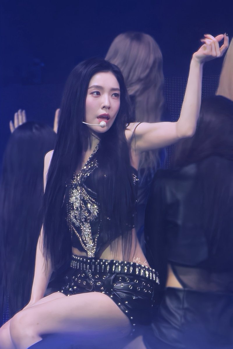 Lmxxx_xLeo's tweet image. I SEE U⛓️‍💥
#IRENE #RedVelvet #아이린