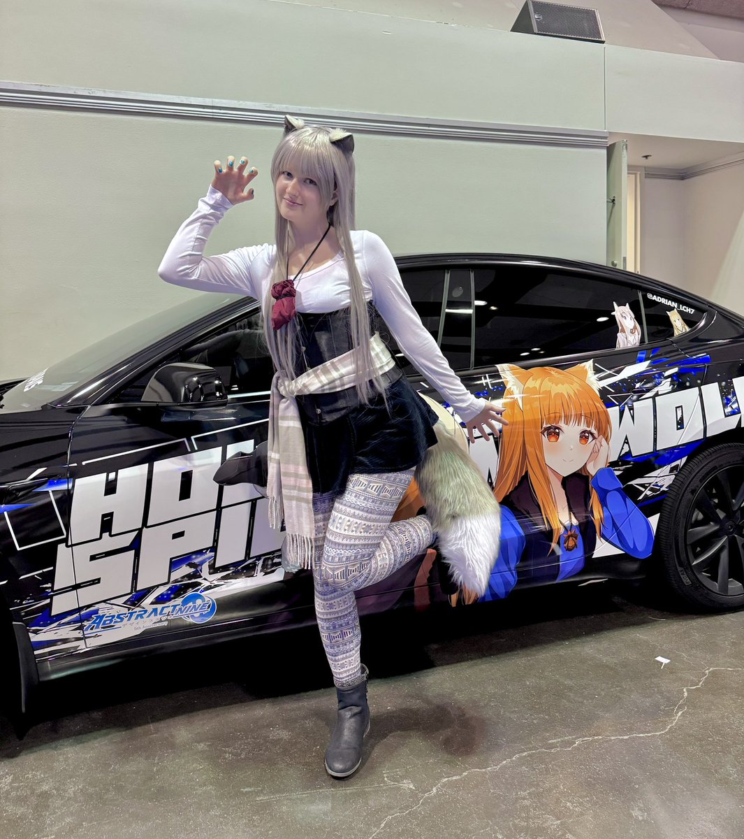 cfzelda's tweet image. Sneak preview of the day @Lightsevs and I had! Sooo fun cosplaying Myuri and seeing his Holo car again!
#狼と香辛料 #SpiceAndWolf #Myuri