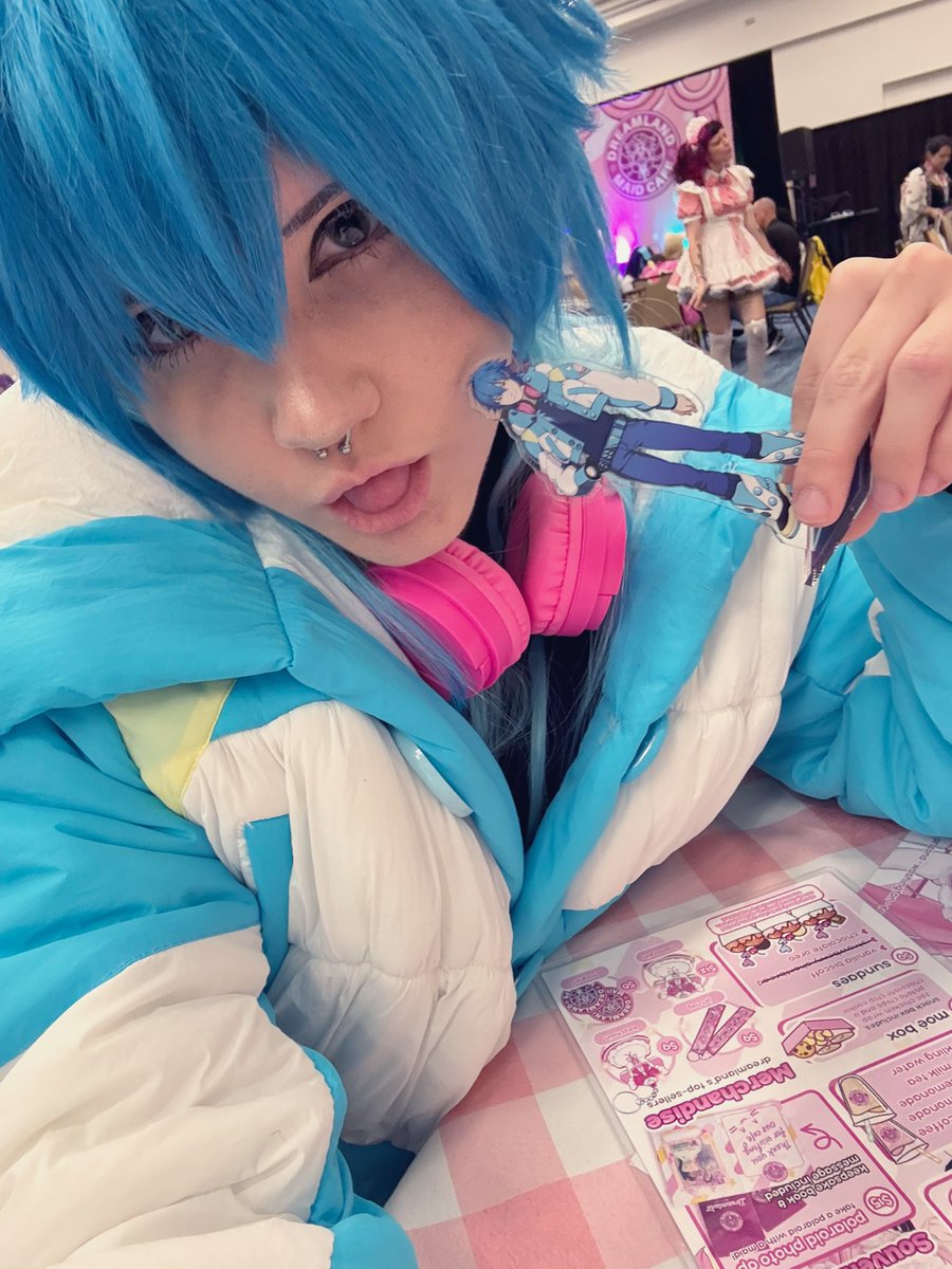 lixyaoo's tweet image. towaoba is real