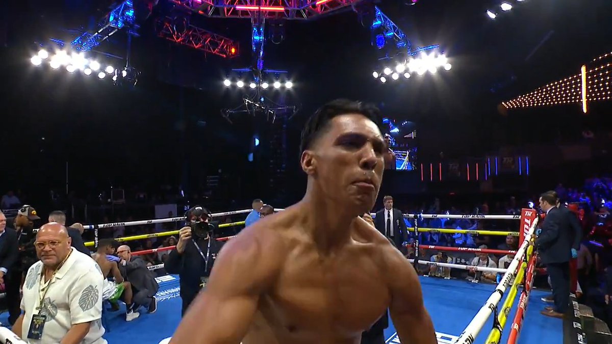 POWCASTSPORTS's tweet image. Emiliano "El General" Vargas blasted Alexander Espinoza in the 1st round.
#powcast #boxing
-admin win