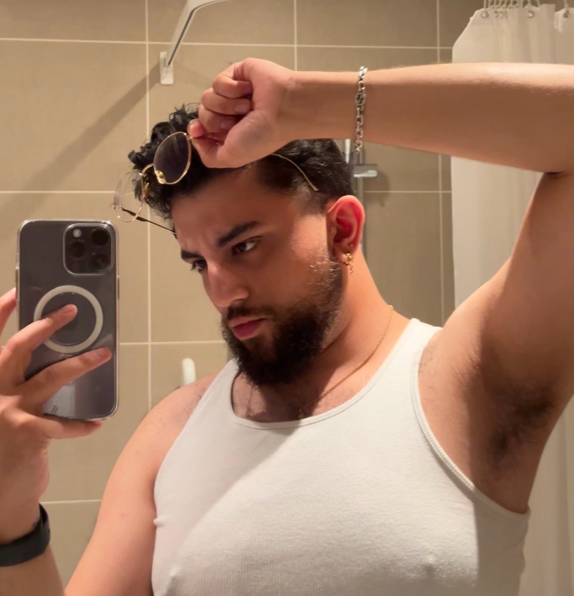 halalpapi's tweet image. i need to shower wbk 🙂‍↕️
