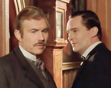 fraggletails's tweet image. girl get UP 😭 #Sherlockholmes