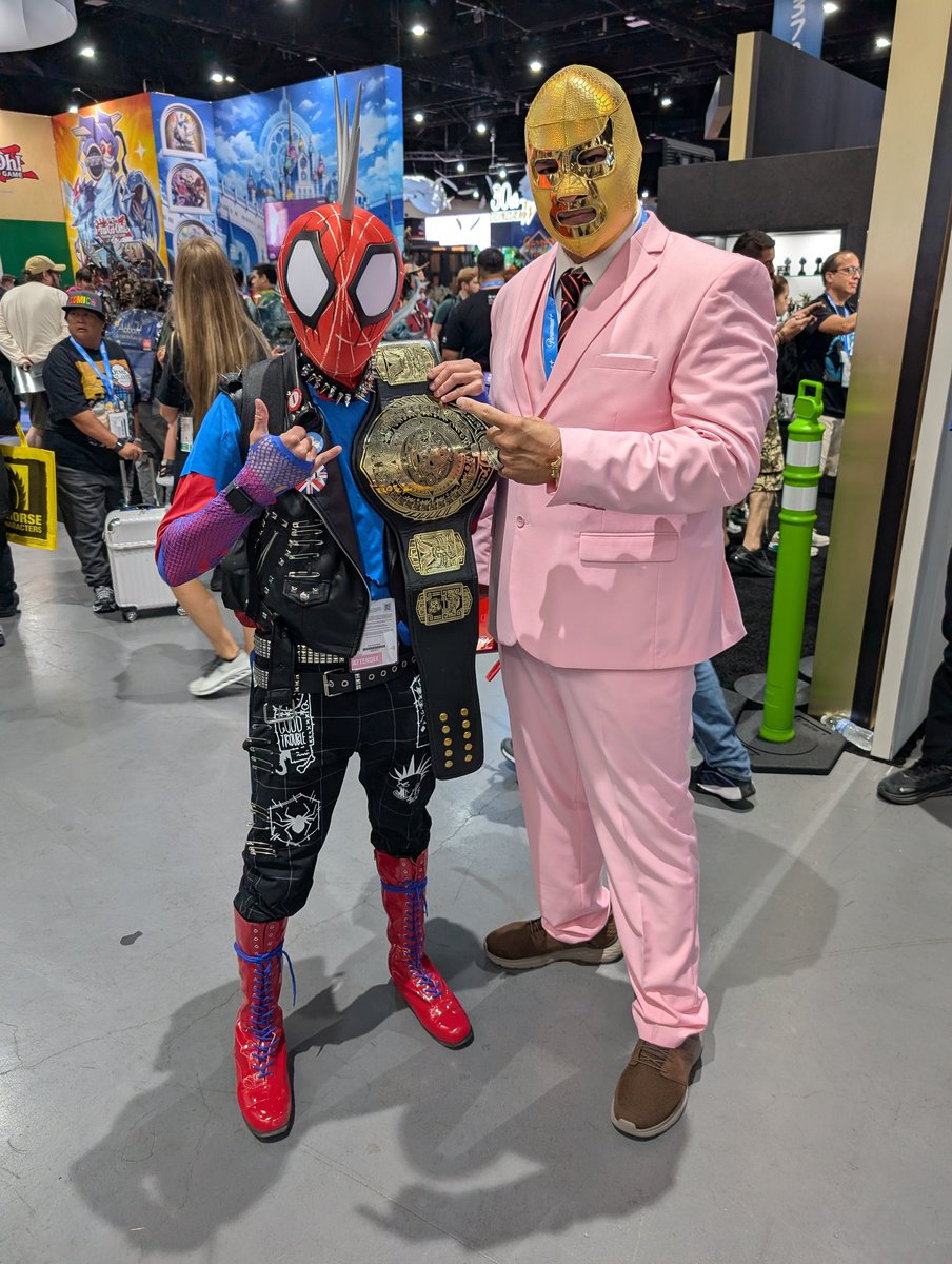 Always love a great team up!! 
#SDCC2025 #SDCC 
#Cosplay