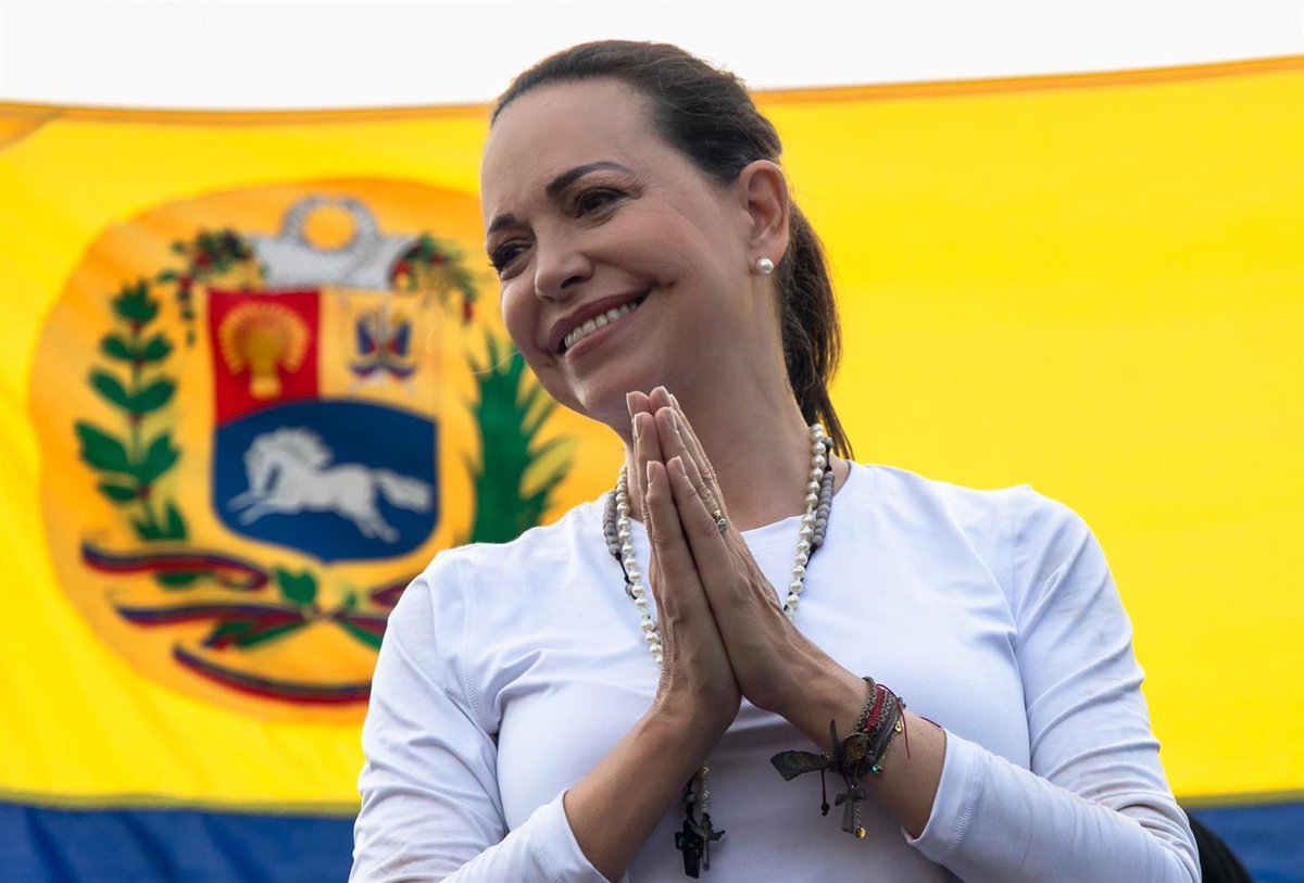 MiguelContigo's tweet image. #26Jul #MiguelContigo.
🇻🇪Mensaje de María Corina ante las elecciones fraudulentas del 27 de julio
La líder @MariaCorinaYA aseguró hoy que el país sigue de pie y cada día más decidido a salir del régimen que se sostiene en la miseria y el terror y reiteró que lo prometido se…