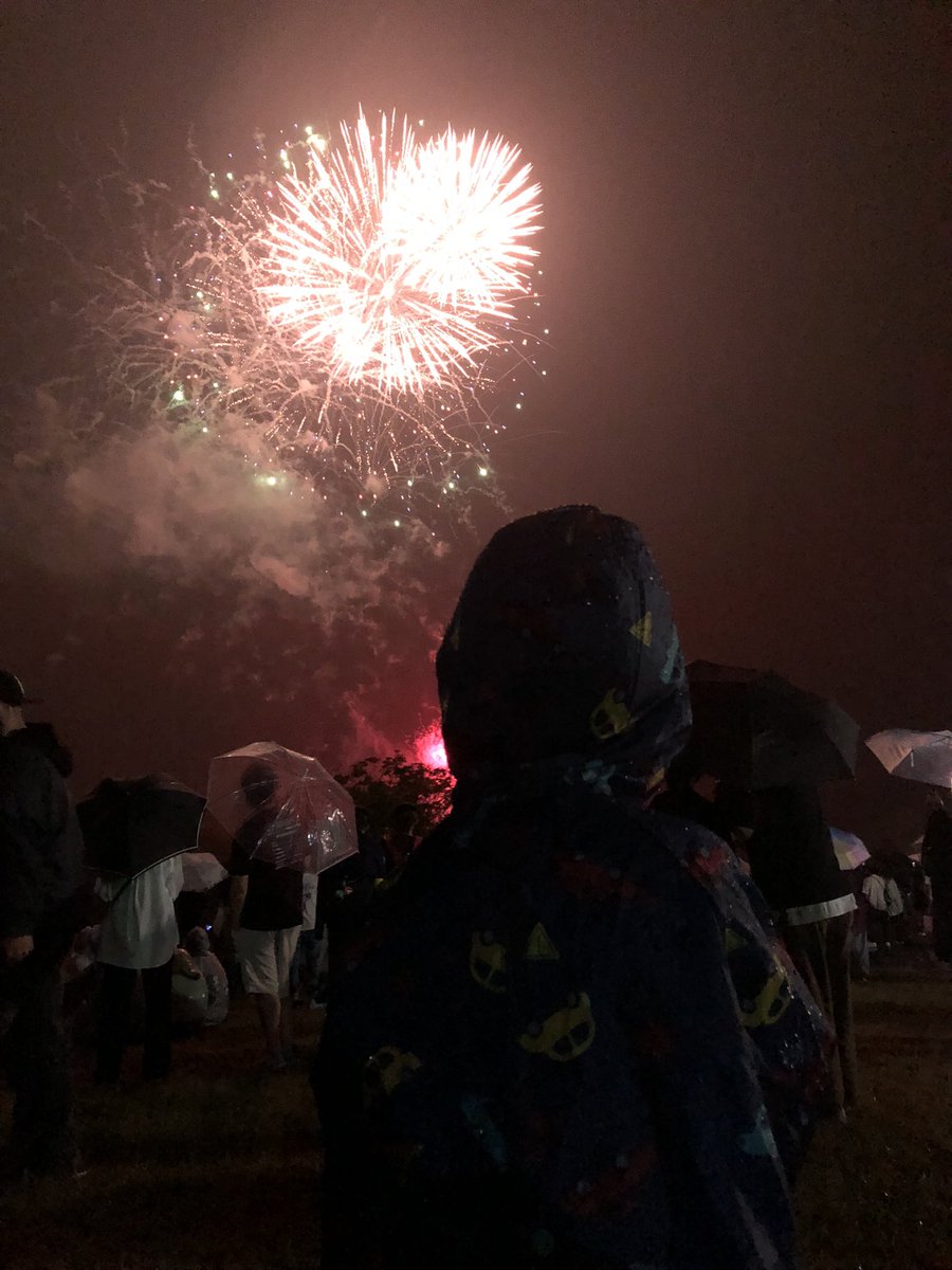rindaypDX's tweet image. リバイバル…1stライブ北海道公演やってた岩見沢の花火見てたよ