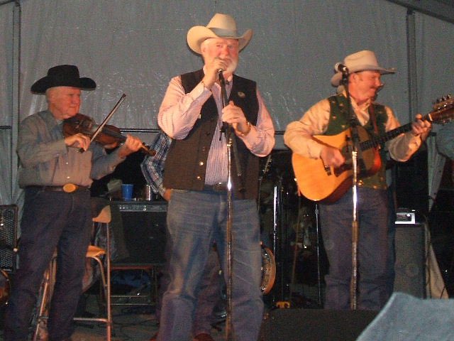 JonGimbleTX's tweet image. Happy National Day of the Cowboy! 🤠
As a proud Texan running for Senate in District 22, I’m reminded of the deep roots our family has in the rich cowboy culture that defines our state. Red Steagall, the legendary cowboy poet, musician, and host of the annual Cowboy Gathering in…