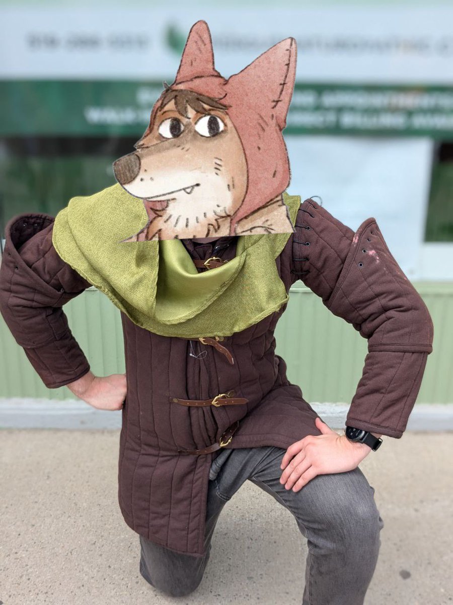 NotHayloftVEVO's tweet image. I now have a Gambeson. Up next is quilted hose
