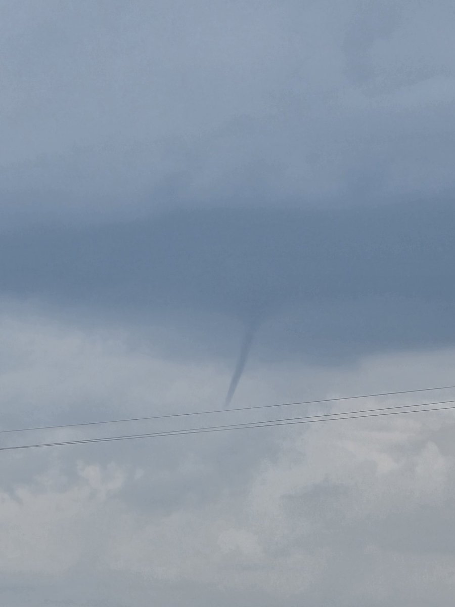 Cold core funnel facing south from Hillard, Ab 7:26pm July 26/25 ##abstorm