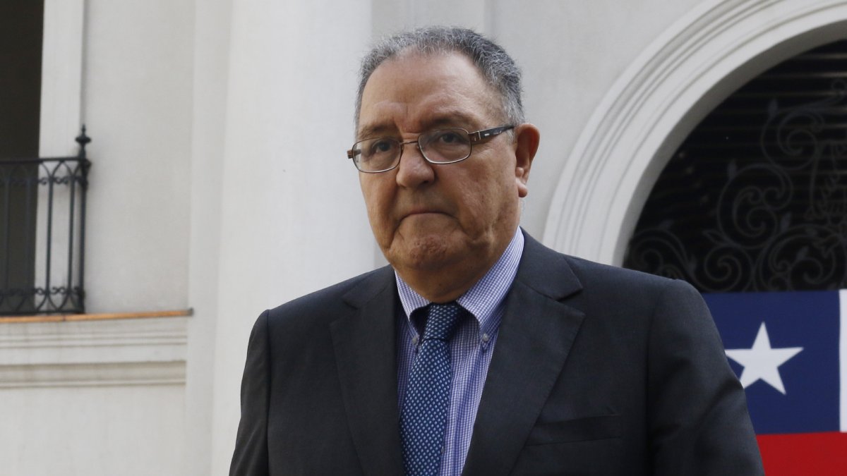 ‼️AHORA: Senador Francisco Huenchumilla es el nuevo presidente de la Democracia Cristiana tras la renuncia de Alberto Undurraga.