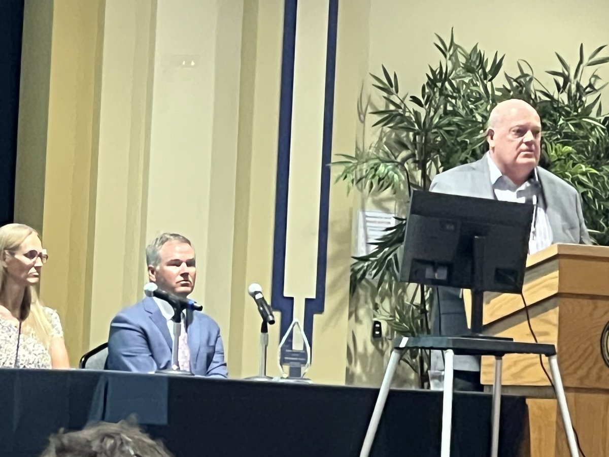 TelbanyMD's tweet image. Had an amazing time in Pittsburgh presenting our work at #PancreasFest2025. Big thanks to @CAPERpancreas for championing our research. Grateful for my mentors and inspired by all the brilliant minds I got to meet and learn from. @NatPancFdn