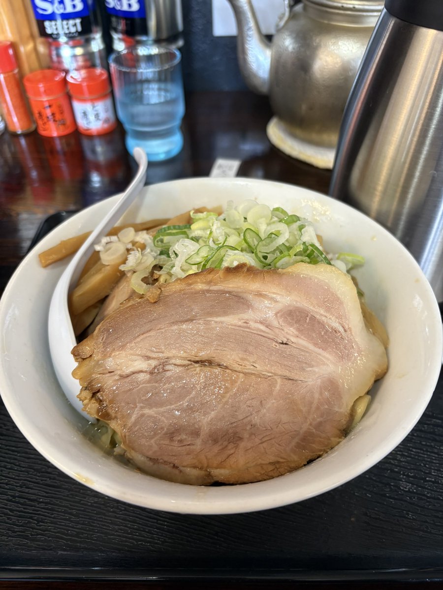 栄養補給してからBARBER MANOTHさんへ