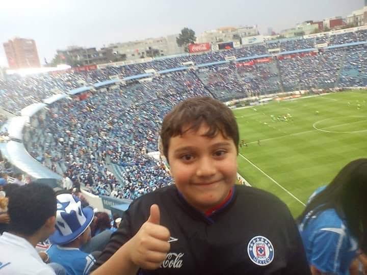 LUISO66271712's tweet photo. #SabadoFutbolero en la semifinal contra santos en 2013, saludos al Tito Villa ídolo cementero @TitoVilla1982 https://t.co/d1UPg9teZR