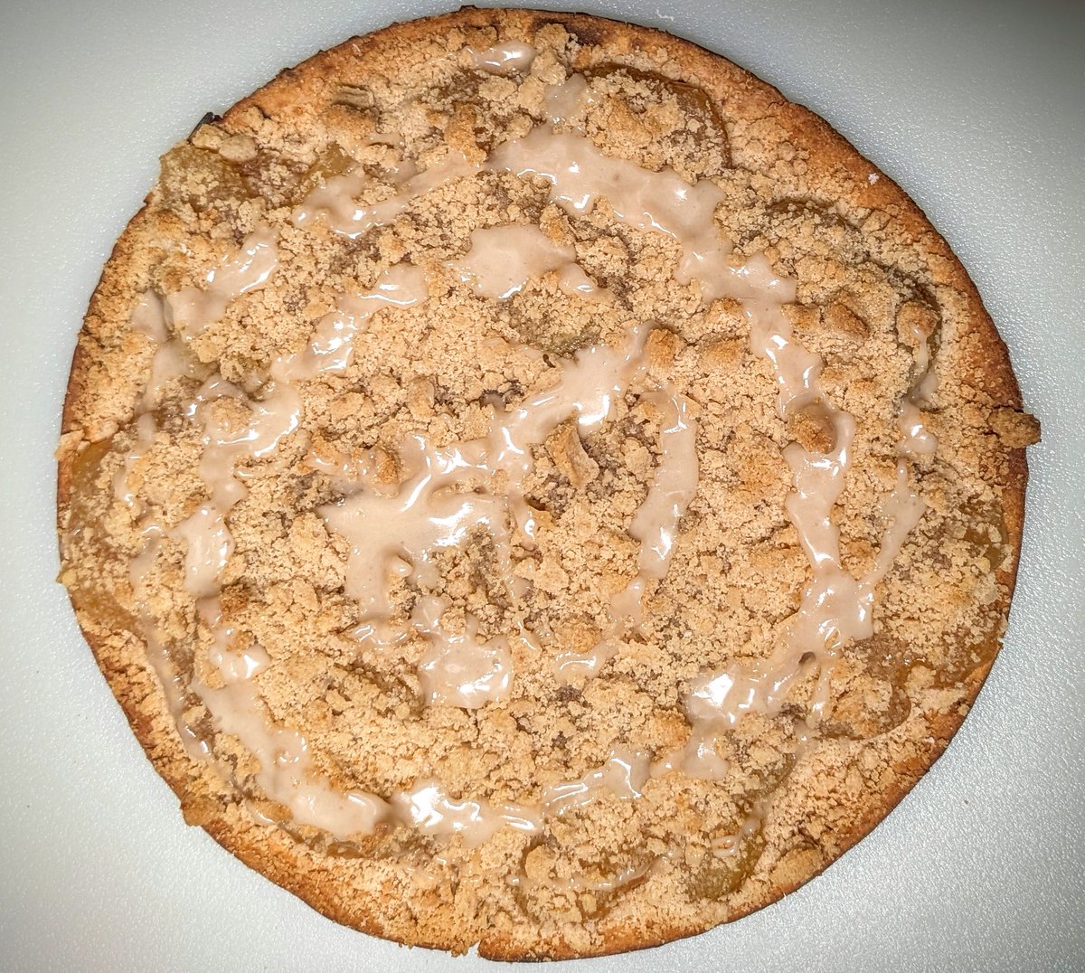BBQBryan's tweet image. Had an extra pizza crust from today so I made a cinnamon apple dessert pizza tonight. It was tasty!
