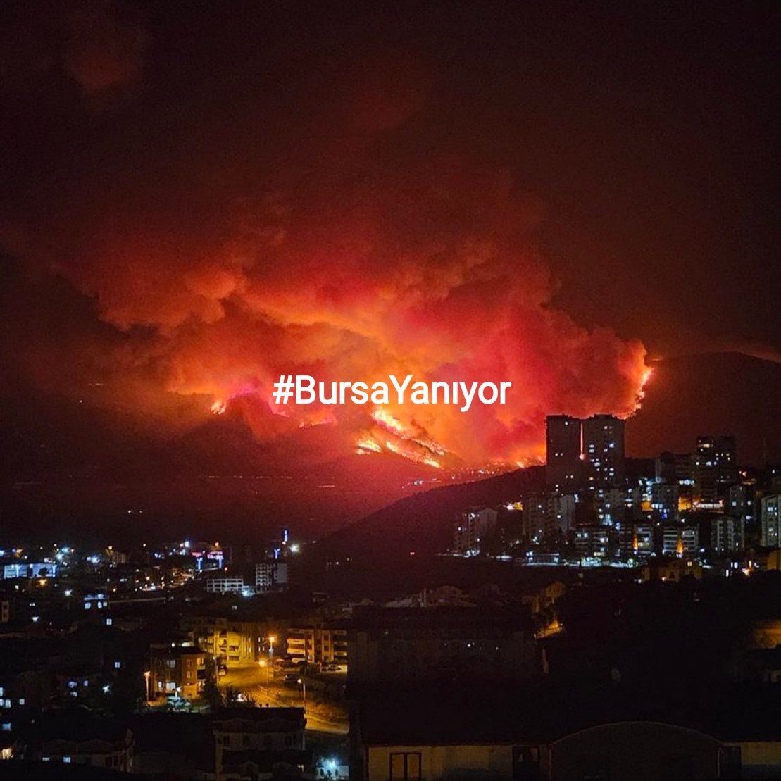 thesoftixie's tweet photo. BURSA YANIYOR !
#BursaYanıyor #PrayForBursa #HelpBursa #helpturkey https://t.co/6peNWhmDcZ