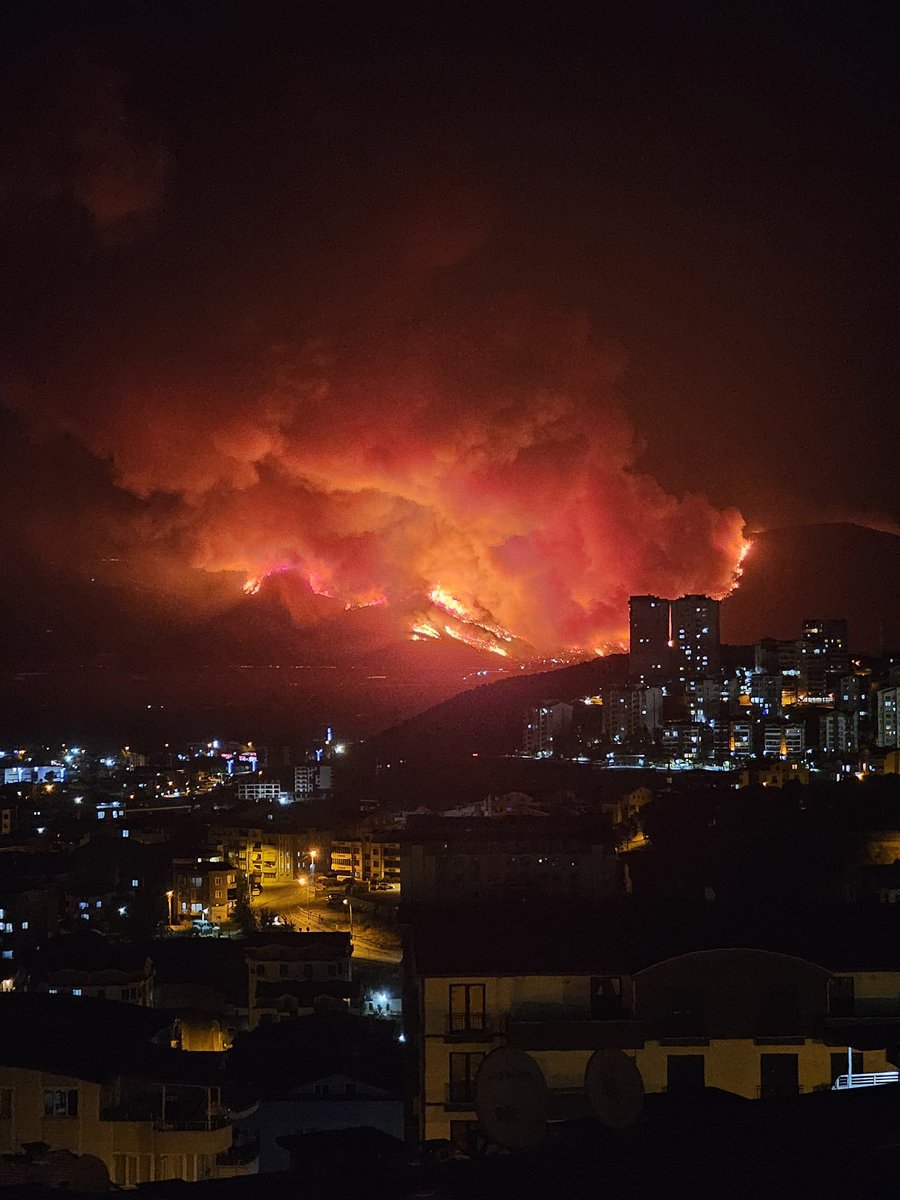 #bursayanıyor #marasyaniyor #KarabükYanıyor #yangınvar  Acil daha fazla müdahale gerekiyor.