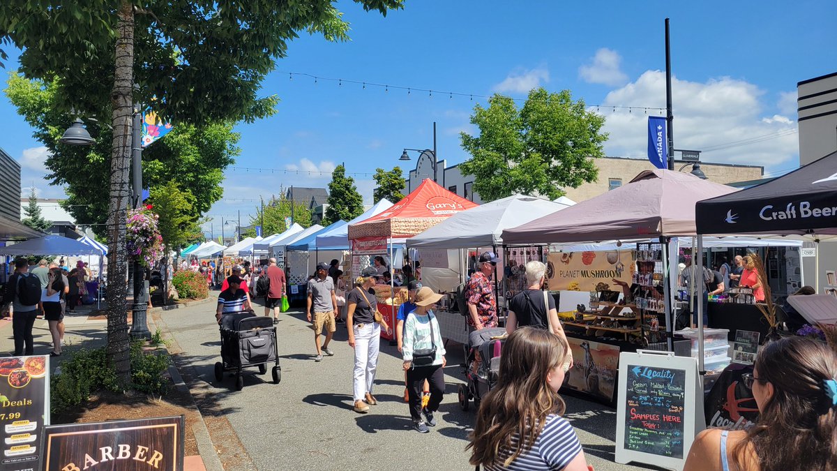 Paradeguy's tweet image. Perfect day to be outdoors at @cloverdalemarketdays
on the historic main street
@CloverdaleCOC @CityofSurrey @CloverdaleNews @cloverdalebia @CloverdaleCA_BC @DiscoverSurrey @CloverdaleBC1