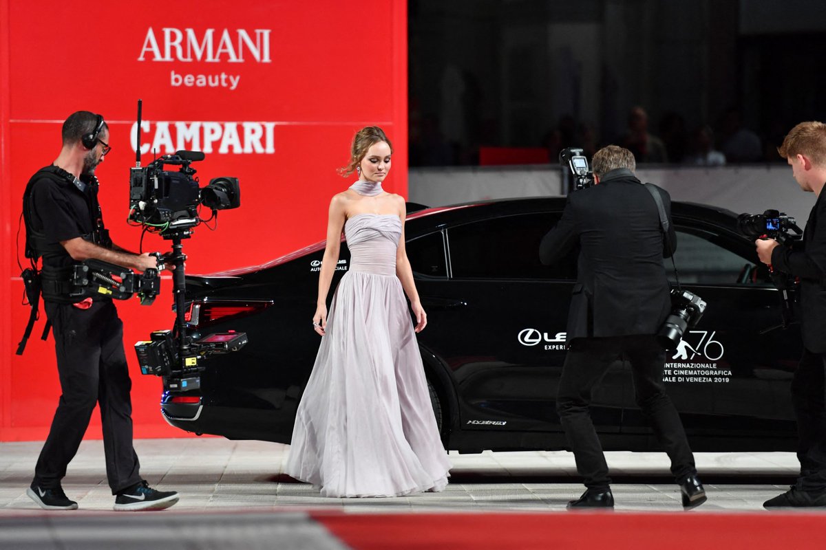 Türkiye’nin son ‘nepo bebekleri’: En ünlüsü Deren ve Derin Talu

Hollywood başta olmak üzere dünya sanat piyasasında sıkça gündeme gelen ‘nepo-baby’ kavramı Türkiye’nin de gündeminde. Geçtiğimiz haftlarda eski sunucu Defne Samyeli’nin kızları sosyal medyada bolca yeraldı. 

Emir