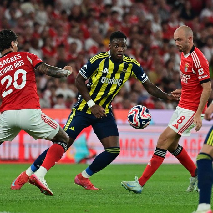 fenertalks's tweet image. MS | Benfica 3-2 Fenerbahçe
⚽️ 37’ Kerem Aktürkoğlu
⚽️ 42’ A. Brown (K.K.)
⚽️ 45’ İrfan Can Kahveci
⚽️ 60’ En-Nesyri
⚽️ 81’ H. Araujo