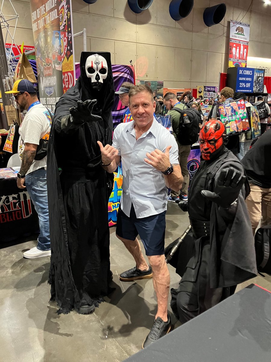 DarthCaul's tweet image. I got to meet Darth Maul today