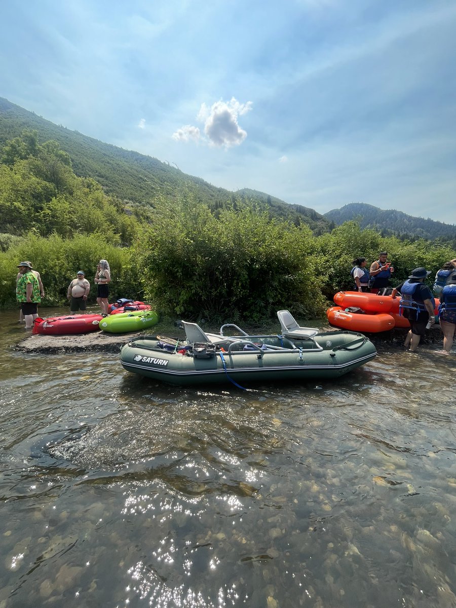 switchbeerflip's tweet image. Floated with @Beer_Pisser and hooked my finger for the first time in my whole entire life. Caught my first fish on the lower Provo, didn’t make it to the boat, LDR, but counting it because he came within 2 feet of it. What a fun day