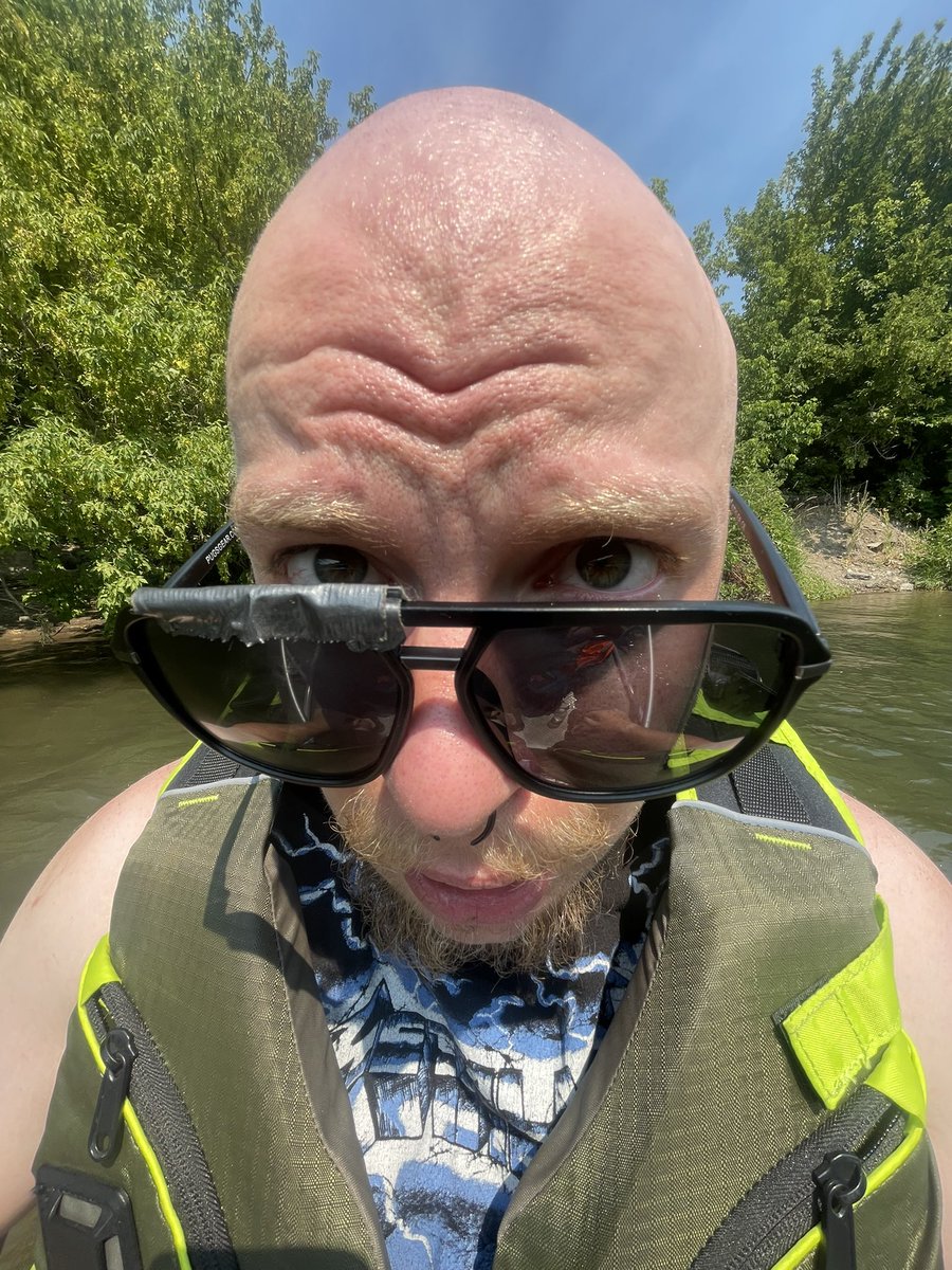 switchbeerflip's tweet image. Floated with @Beer_Pisser and hooked my finger for the first time in my whole entire life. Caught my first fish on the lower Provo, didn’t make it to the boat, LDR, but counting it because he came within 2 feet of it. What a fun day