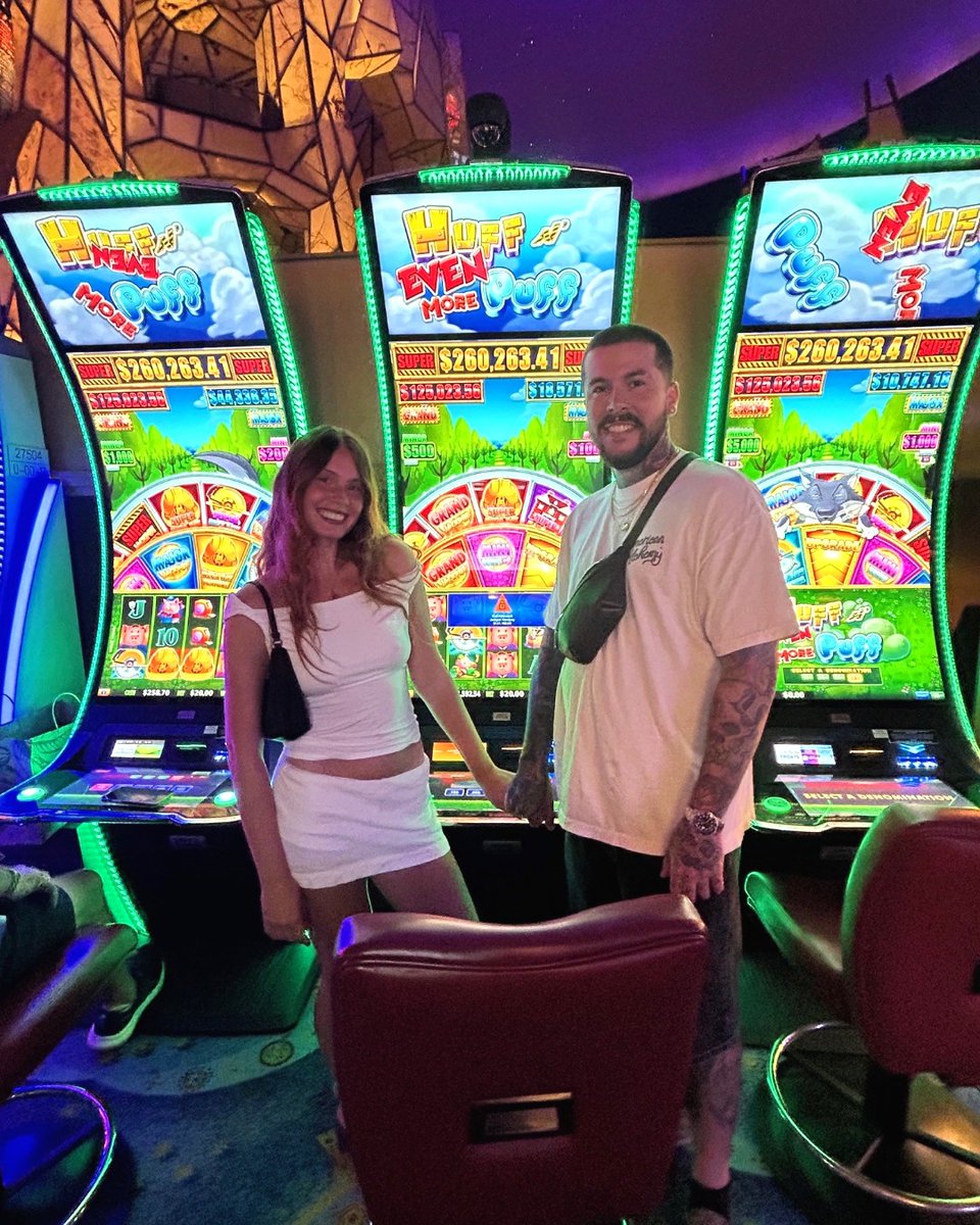 MoheganSun's tweet image. CHA-CHING! 🤑 🎰 Join us in congratulating Samantha & Thomas for winning this $131,186.64 jackpot on Huff N' Even More Puff!