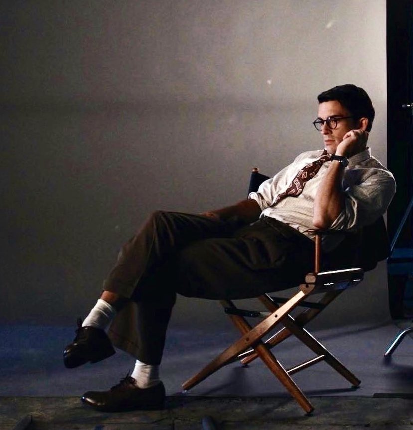 A_ri_26's tweet image. ‘Wen playin a character who is confrontin his own mortality, u just think how life is futile & quick,&if I can live a life as front-footed and as curious as Tim, then I’ll be a lucky man.’
jonathan bailey’s love for Tim Laughlin is immortal🫀
#FellowTravelers #jonathanbailey