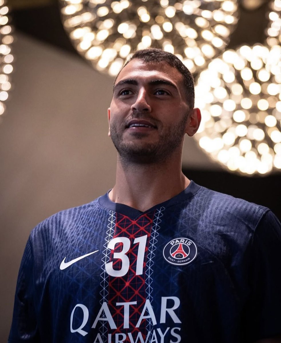 Onzemasr_EN's tweet image. ⭐️ The PSG handball team will have two Egyptian players in its squad this season:
🇪🇬 Yahia Omar
🇪🇬 Abdelrahman Abdou