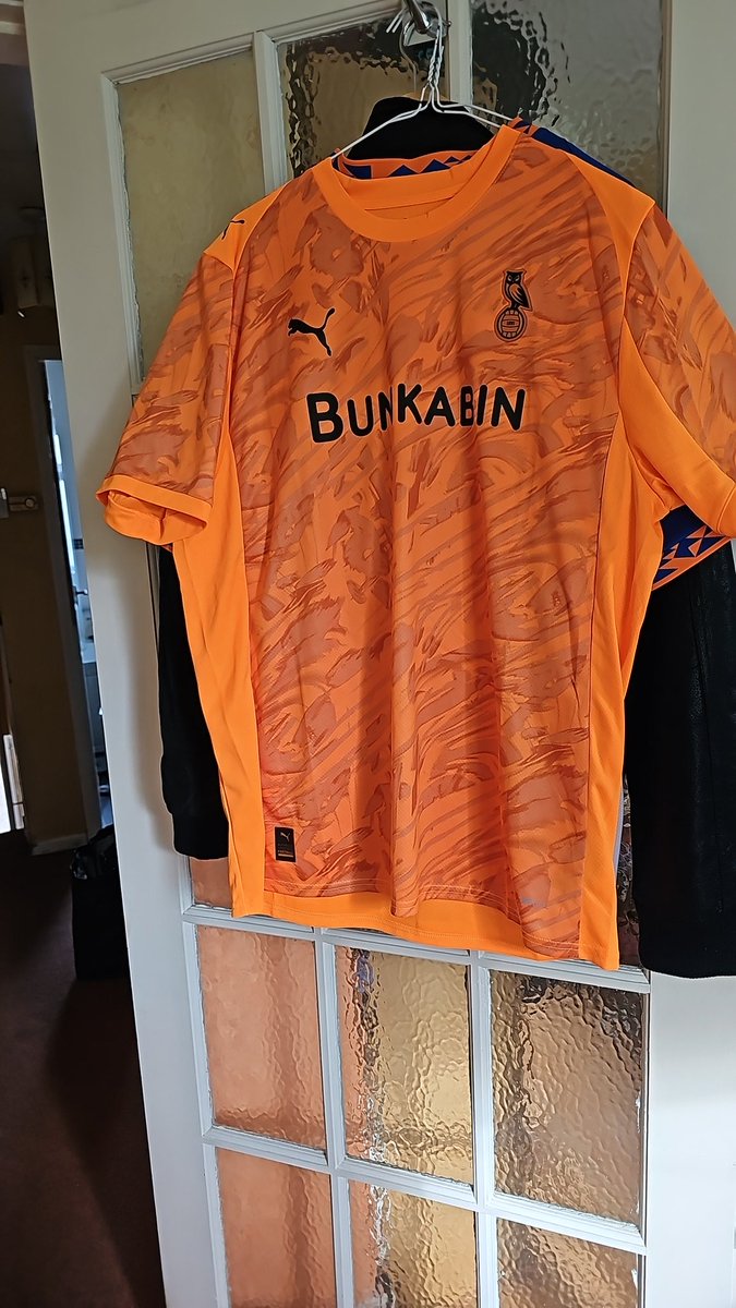 Pre game shopping today at Boundary Park! #oafc #bunkabin