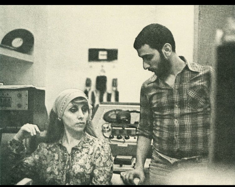 #زياد_الرحباني ارتاح منكم ومن قرفكم
جامع أمجاد الدني تركن ليناضل للحق والارض والشعب
راح وبقلبو حسرة وحزن وغضب عالظلم والفساد وبيع الوطن
 زياد اهم واعظم من اي سياسي
زياد تخطى حدود لبنان وصار عالمي وانتو بعدكم بدفاتر السواقة والطوابع يا زغار
بكرة متل اليوم زياد
#فيروز الام قلبي معك