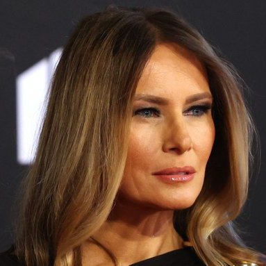 Do you think that #Melania worked for #Epstein? 

#TrumpPedoFiles 
#TrumpEpsteinCoverup 
#EpsteinClientList