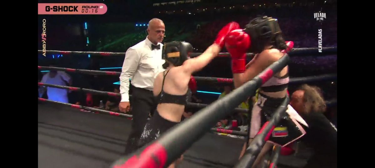 Imberu_'s tweet image. QUE RICO SE LA MADREA RORO A ABBY EN LA VELADA DEL AÑO V